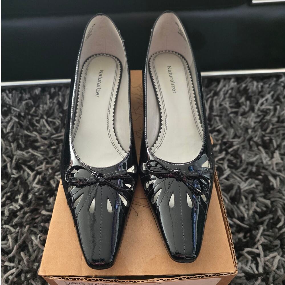 Naturalizer Bailey Bow Patent Leather Heels - 9W - New